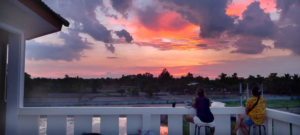 sunset drinks in Bua Daeng Cafe